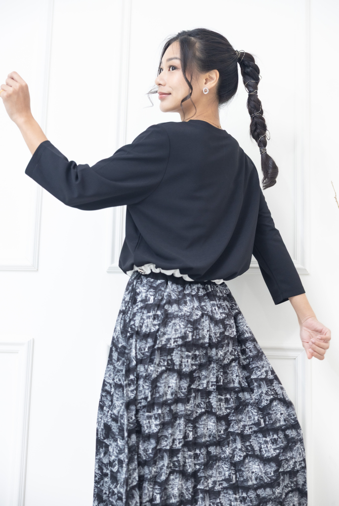 원피스 花布百褶裙擺假兩件七分袖洋裝 / 黑色