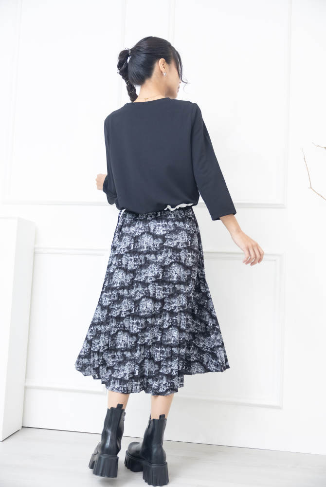 원피스 花布百褶裙擺假兩件七分袖洋裝 / 黑色