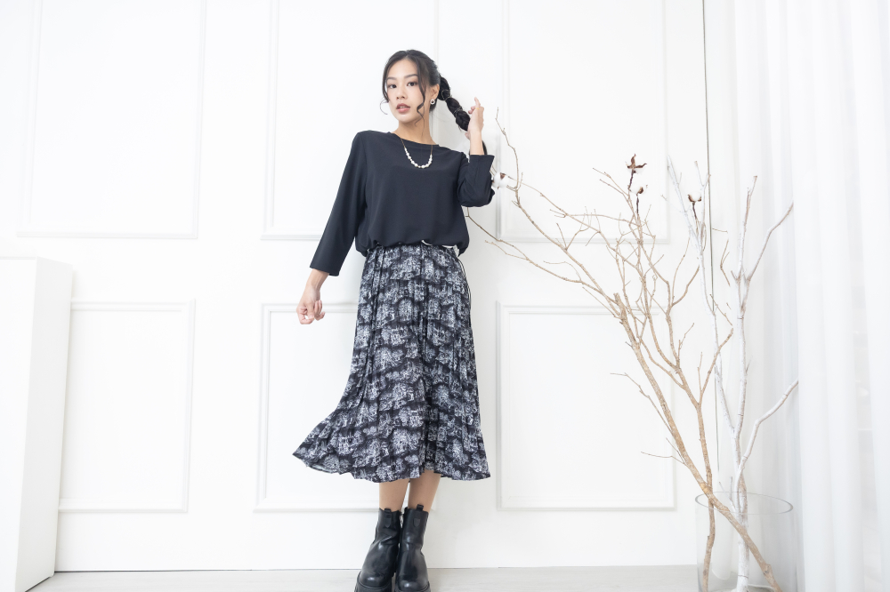 원피스 花布百褶裙擺假兩件七分袖洋裝 / 黑色