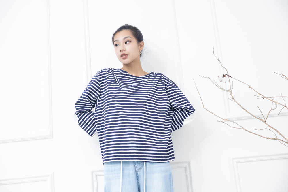 긴팔 藍白細條紋長袖上衣