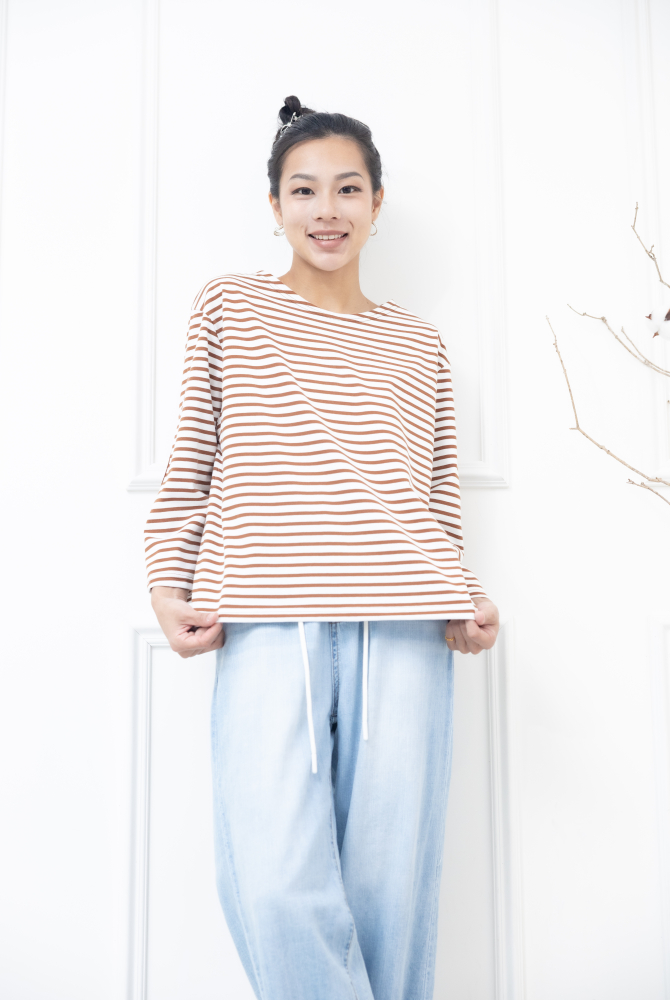 긴팔 咖啡白細條紋長袖上衣