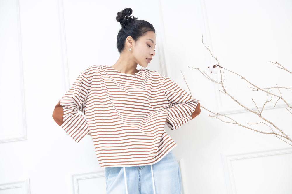 긴팔 咖啡白細條紋長袖上衣