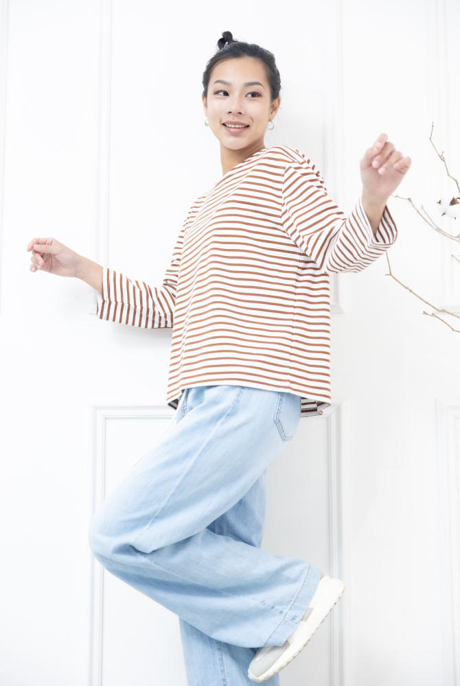 긴팔 咖啡白細條紋長袖上衣