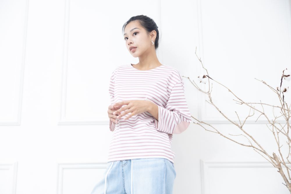 긴팔 粉白細條紋長袖上衣