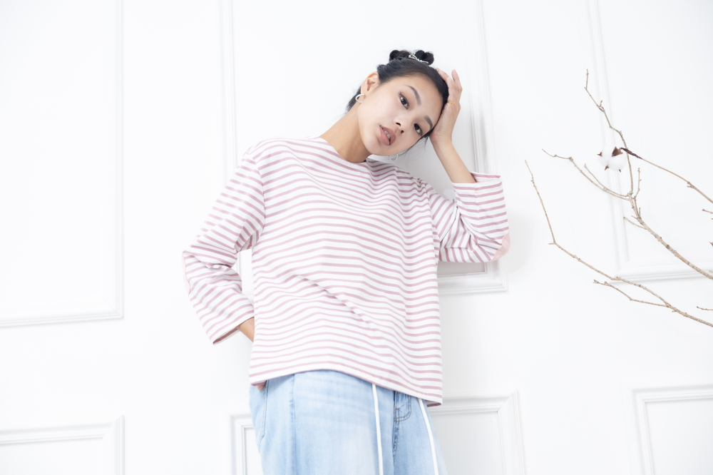 긴팔 粉白細條紋長袖上衣