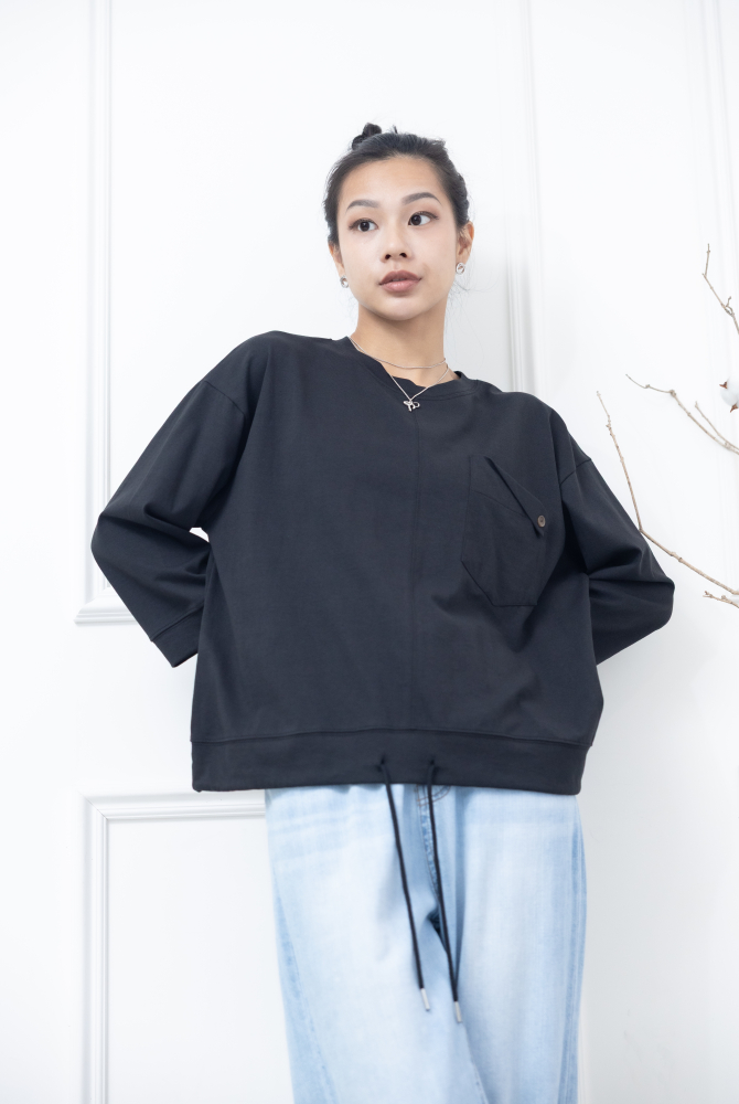 긴팔 左胸反摺口袋下擺抽繩七分袖上衣 / 黑色