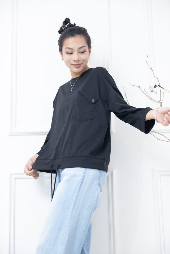 긴팔 左胸反摺口袋下擺抽繩七分袖上衣 / 黑色