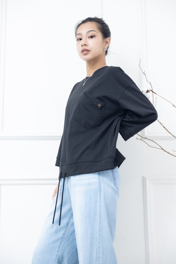 긴팔 左胸反摺口袋下擺抽繩七分袖上衣 / 黑色