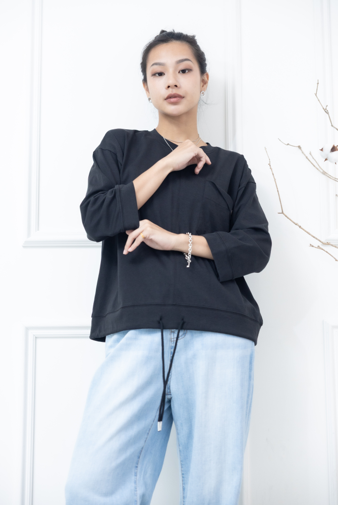 긴팔 左胸反摺口袋下擺抽繩七分袖上衣 / 黑色