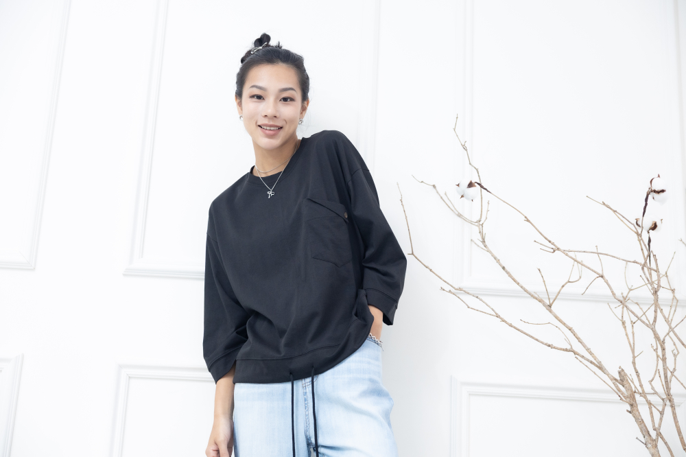 긴팔 左胸反摺口袋下擺抽繩七分袖上衣 / 黑色