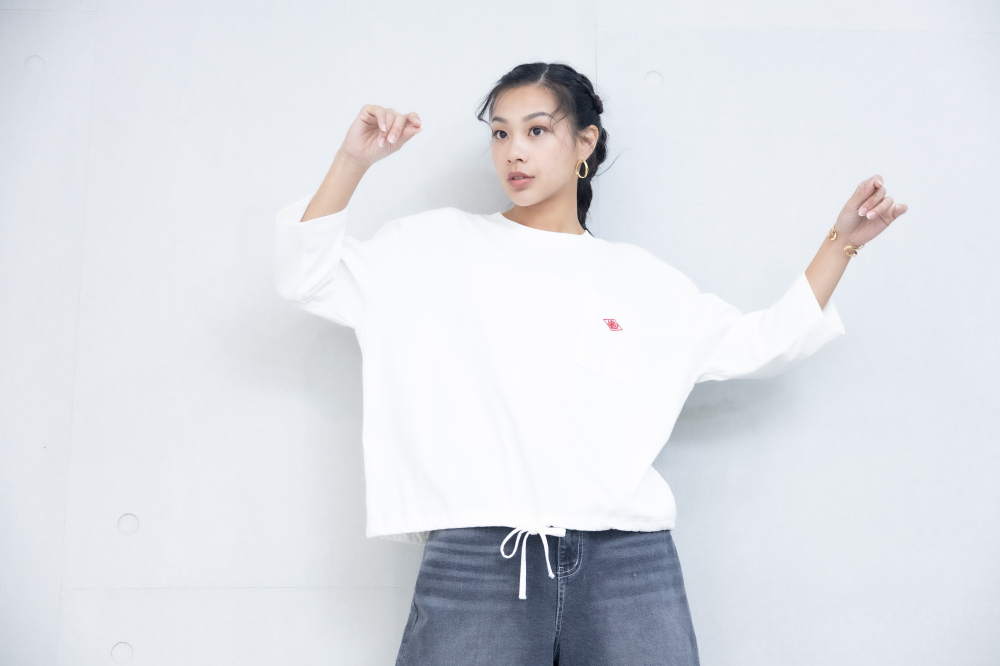 긴팔 左胸口袋刺繡標下擺抽繩上衣 / 白色