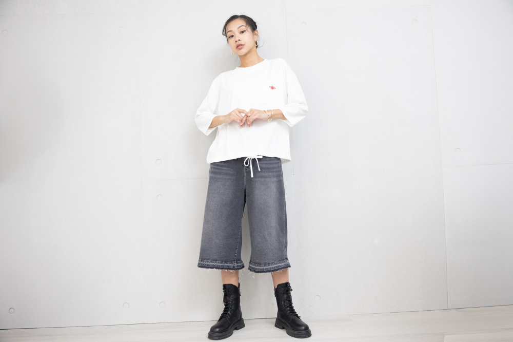 긴팔 左胸口袋刺繡標下擺抽繩上衣 / 白色