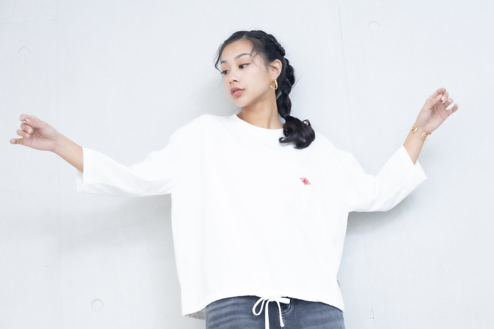 긴팔 左胸口袋刺繡標下擺抽繩上衣 / 白色