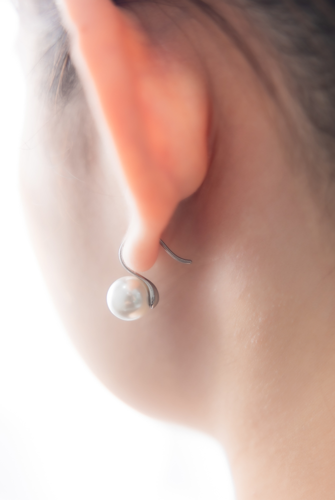 귀걸이 珍珠勾式耳環 / 銀色