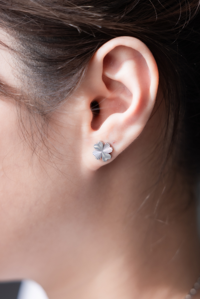 귀걸이 四葉幸運草耳環  / 銀色