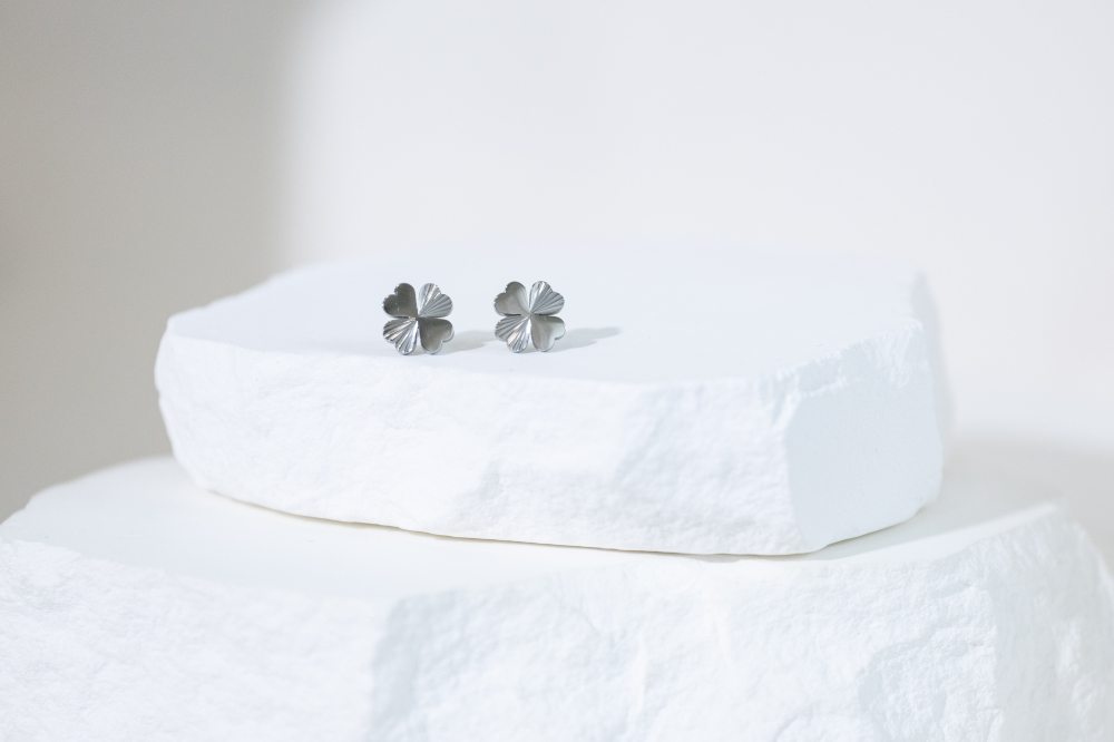 귀걸이 四葉幸運草耳環  / 銀色