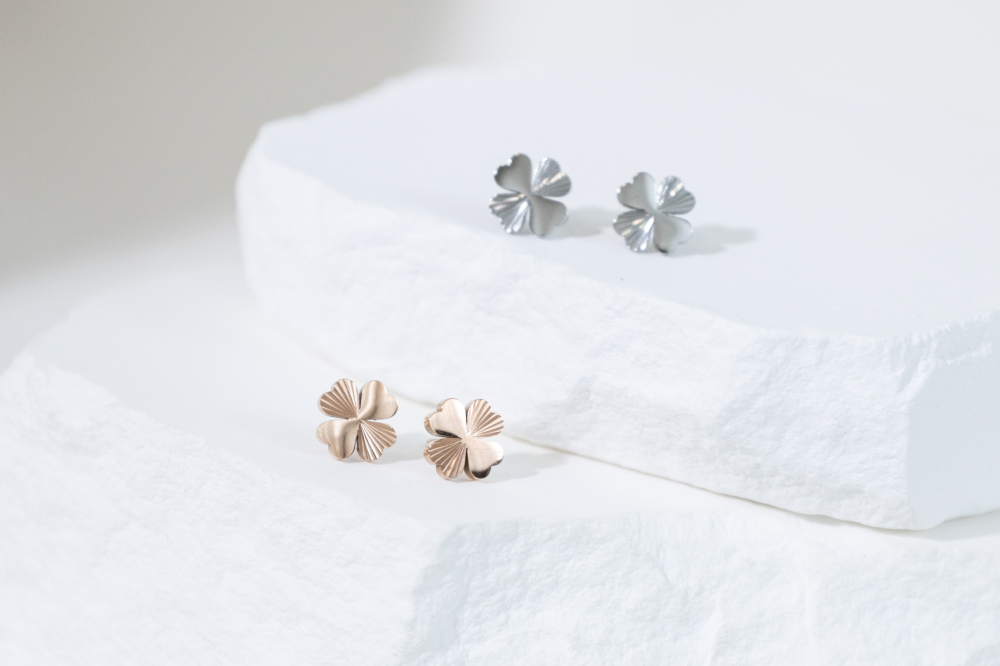 귀걸이 四葉幸運草耳環  / 銀色