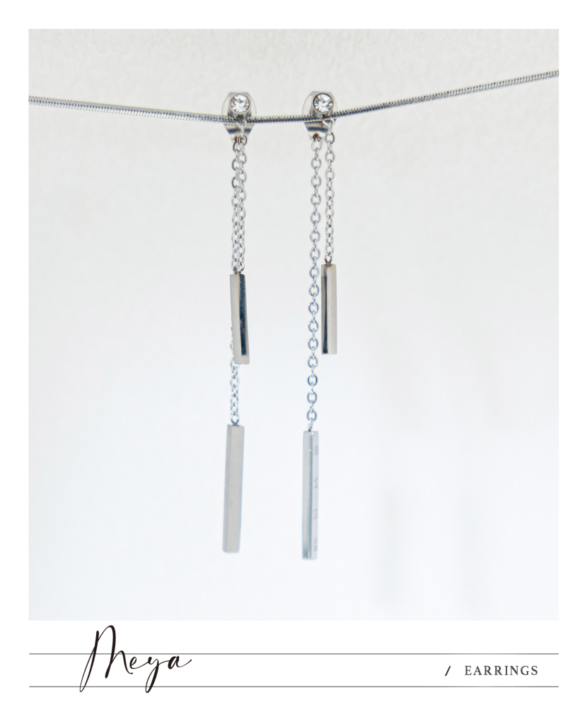 귀걸이 長柱體小鋯石垂墜式耳環 / 銀色