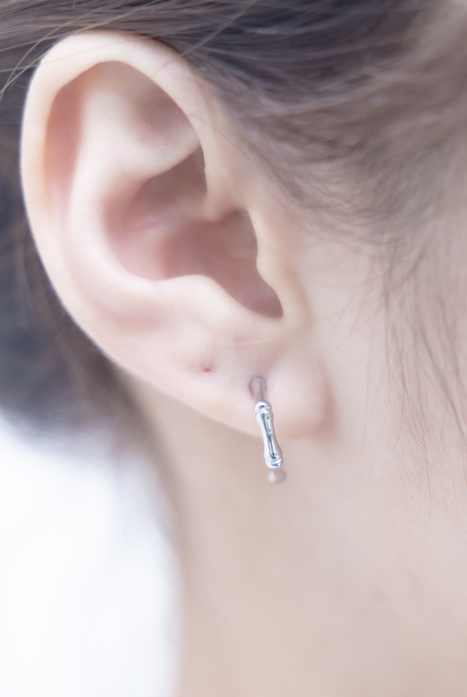 귀걸이 半圈細骨節耳環 / 銀色