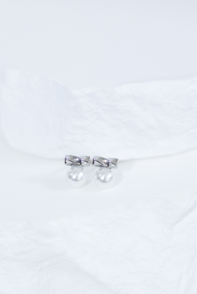 귀걸이 螺旋體掛小珍珠耳環 / 銀色