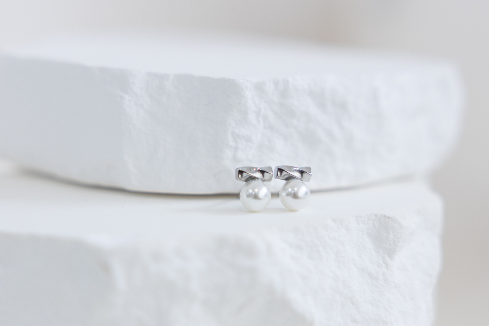 귀걸이 螺旋體掛小珍珠耳環 / 銀色