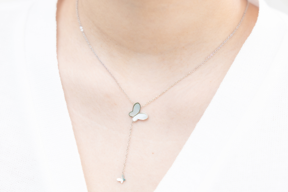 목걸이 貝殼紋蝴蝶墜小蝴蝶項鍊 / 銀色