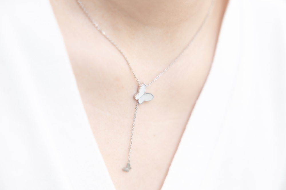 목걸이 貝殼紋蝴蝶墜小蝴蝶項鍊 / 銀色