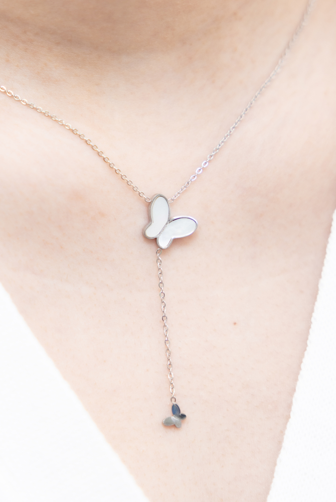 목걸이 貝殼紋蝴蝶墜小蝴蝶項鍊 / 銀色