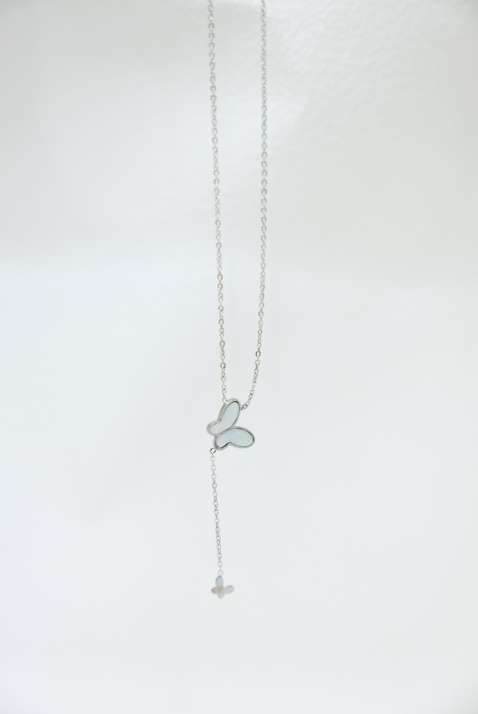 목걸이 貝殼紋蝴蝶墜小蝴蝶項鍊 / 銀色
