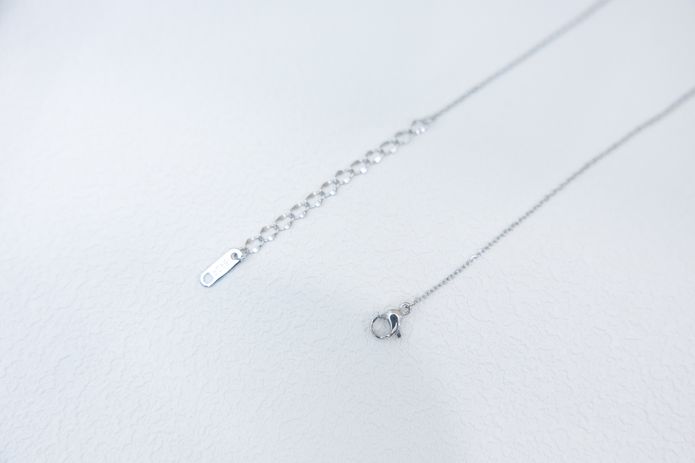 목걸이 貝殼紋蝴蝶墜小蝴蝶項鍊 / 銀色