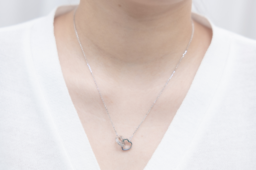 목걸이 雙空心愛心相扣項鍊 / 銀色