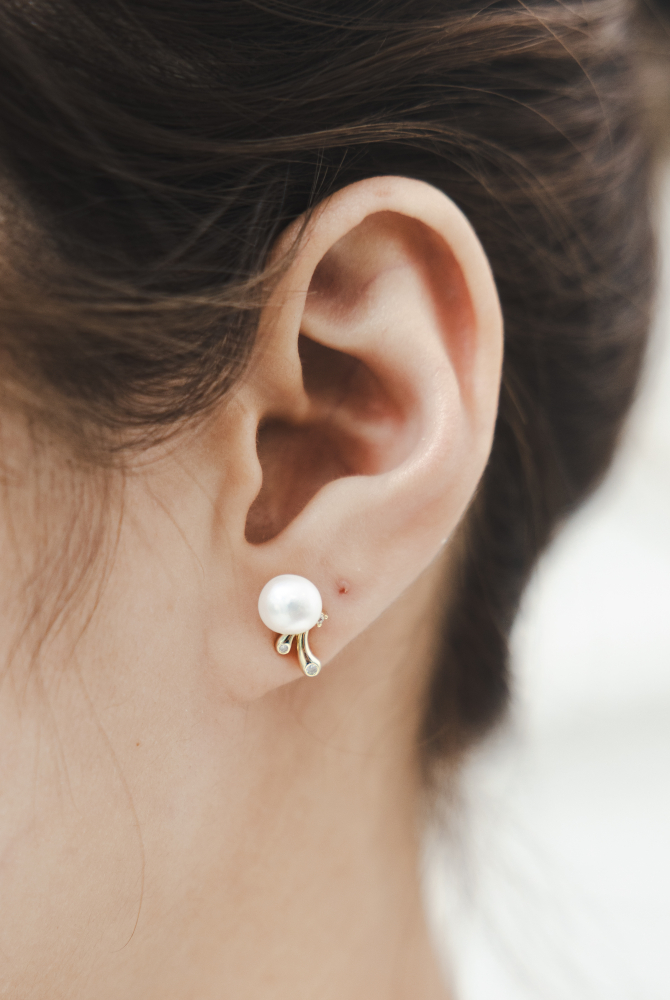 귀걸이 珍珠接小香蕉狀鑲鋯石耳環 / 金色