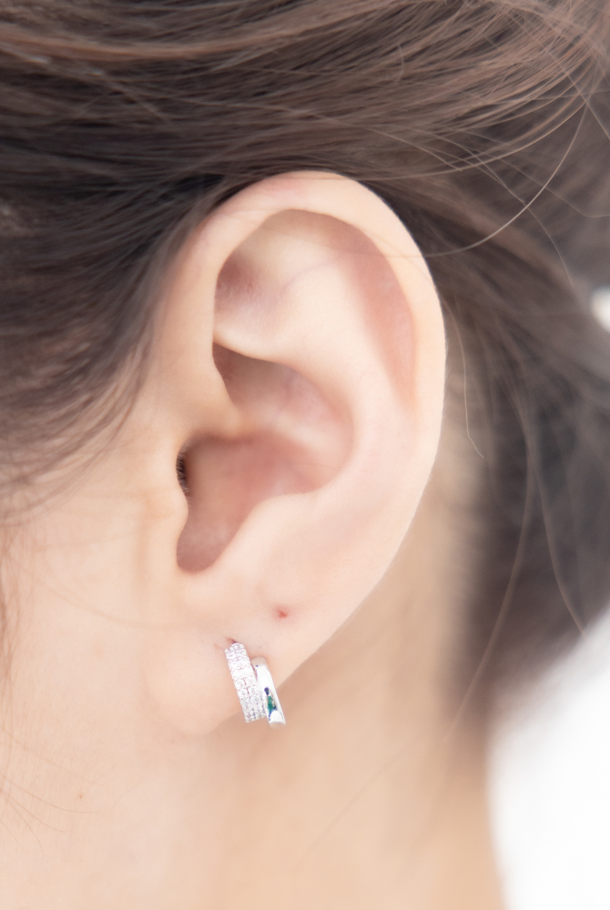 귀걸이 半圓弧小鋯石耳環 / 銀色