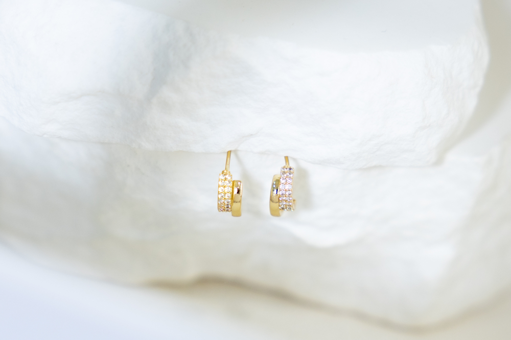 귀걸이 半圓弧小鋯石耳環 / 金色