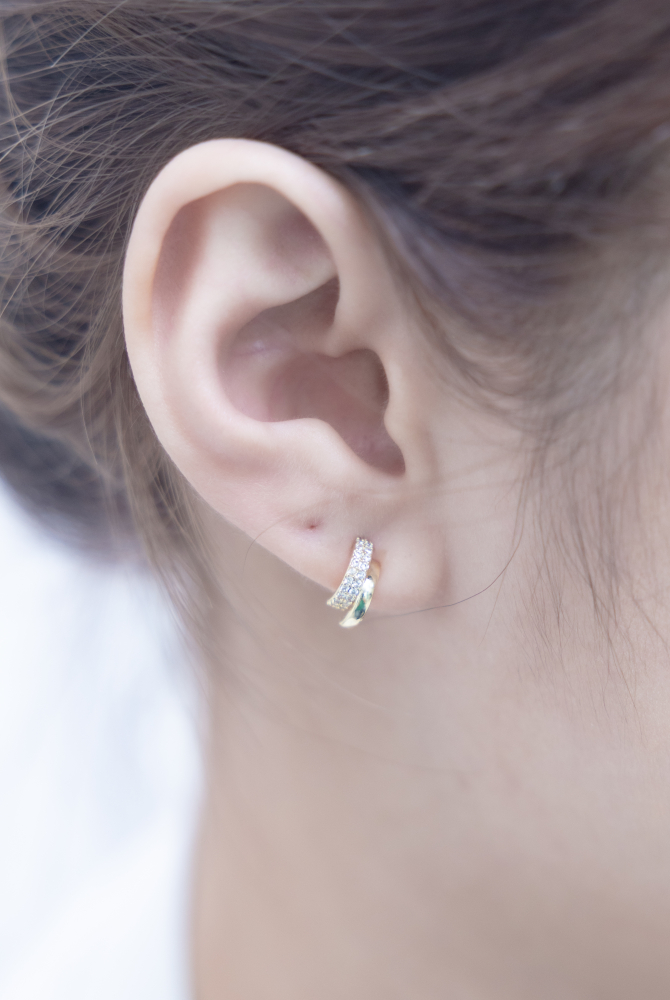 귀걸이 半圓弧小鋯石耳環 / 金色