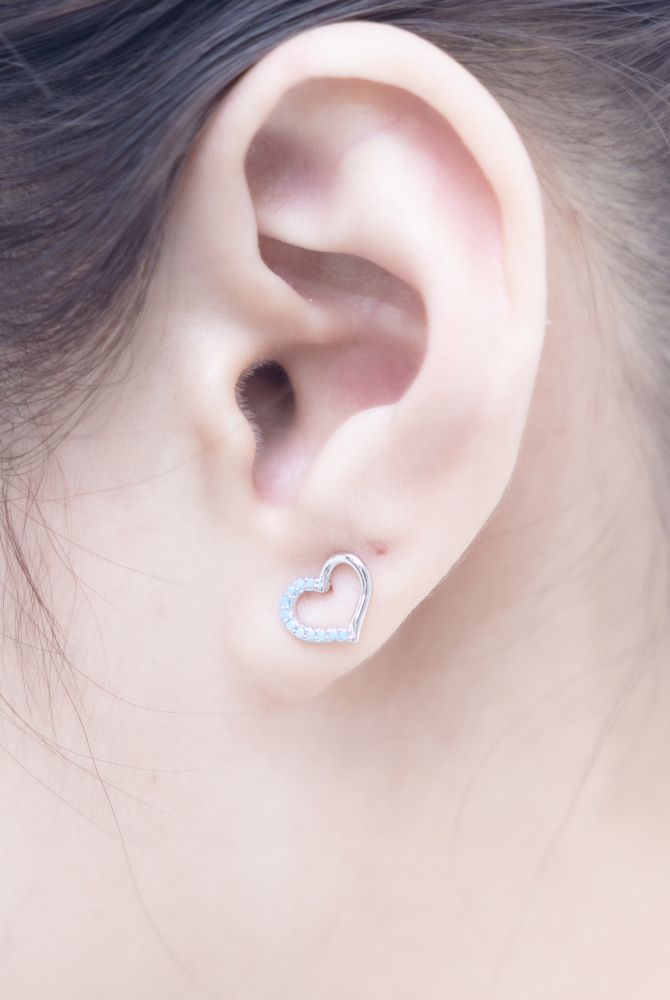 귀걸이 空心愛心耳環 / 銀色