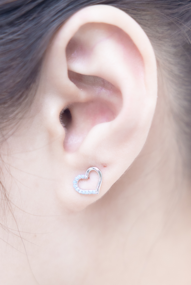 귀걸이 空心愛心耳環 / 銀色