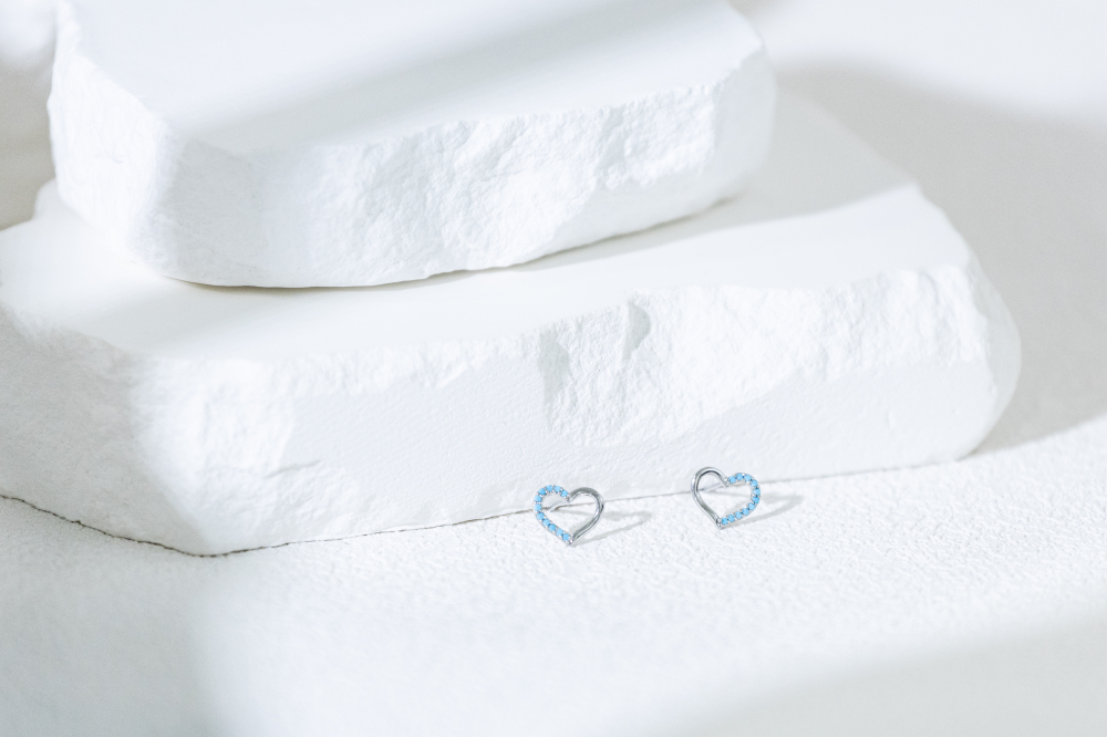 귀걸이 空心愛心耳環 / 銀色