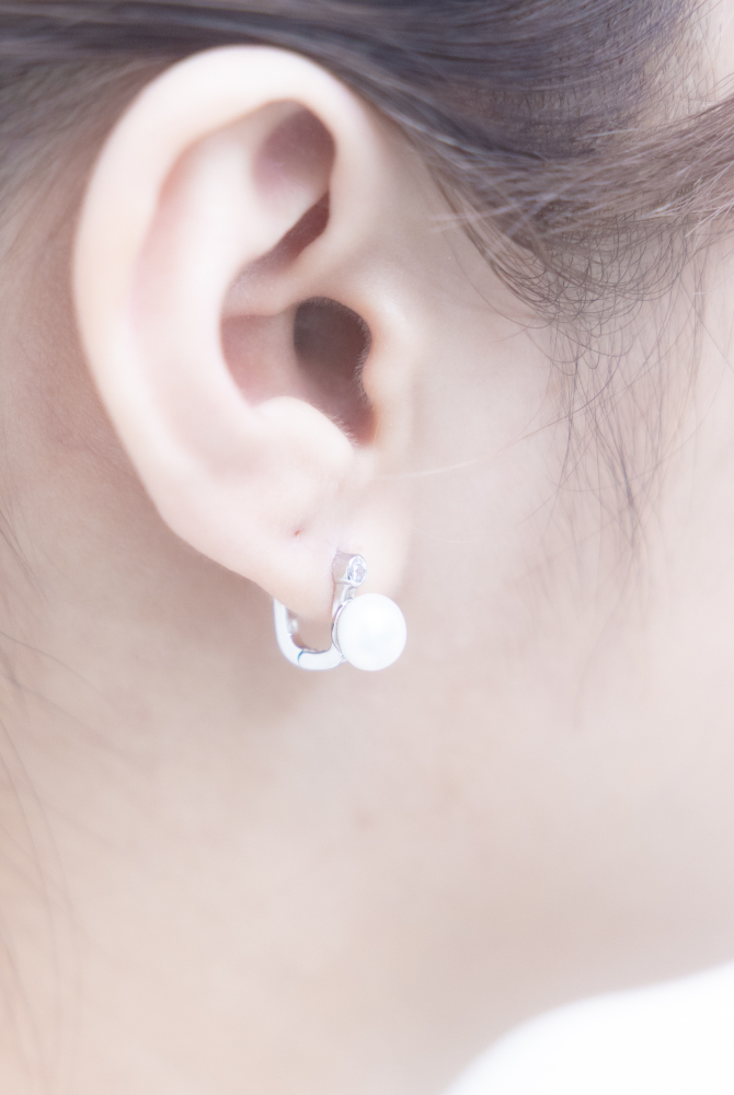 귀걸이 小鋯石Ｕ型圈型耳環 /  銀色