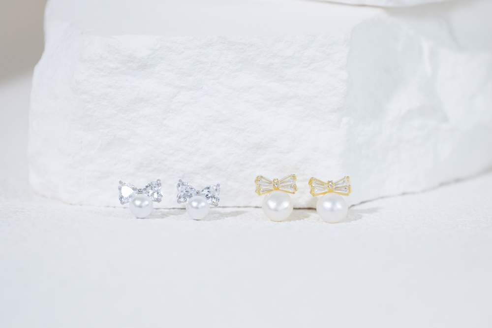 귀걸이 鋯石蝴蝶結單顆珍珠耳環 / 金色