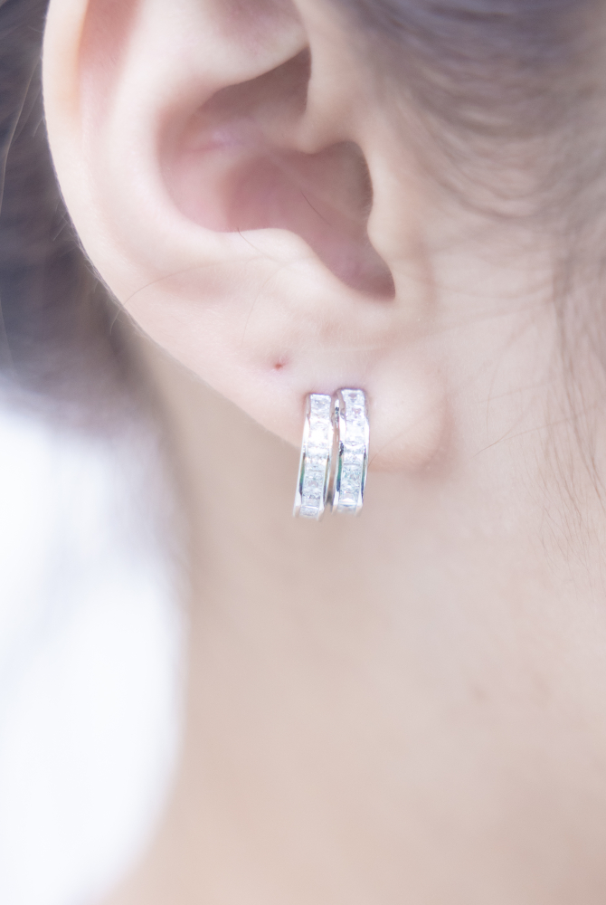 귀걸이 C字鑲滿小鋯石耳環 / 銀色