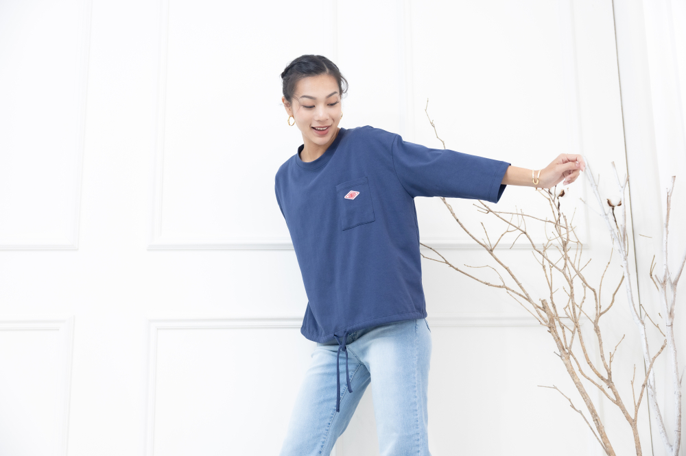 긴팔 左胸口袋刺繡標七分袖上衣 / 深藍色