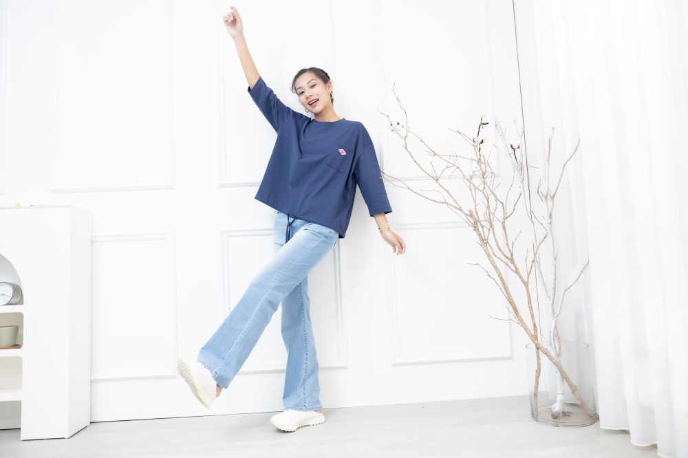 긴팔 左胸口袋刺繡標七分袖上衣 / 深藍色