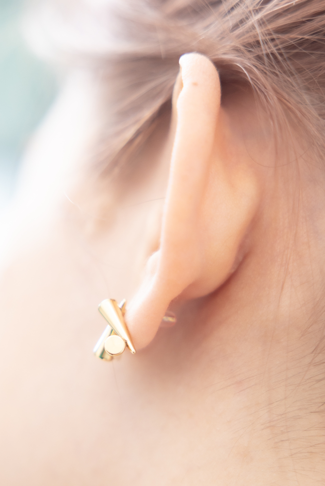 귀걸이 圓錐三角形耳環 / 金色