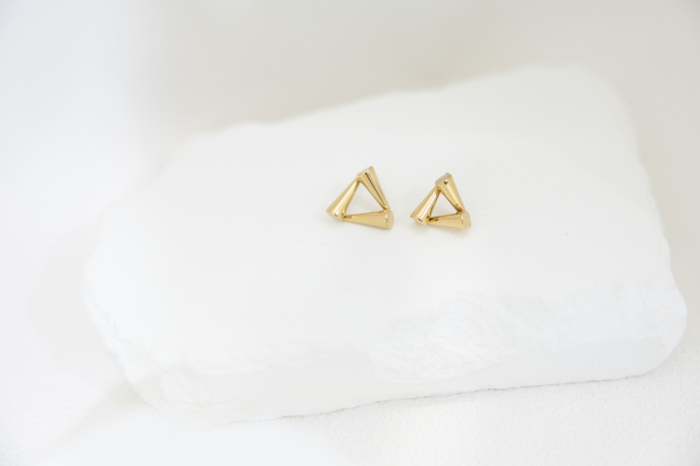 귀걸이 圓錐三角形耳環 / 金色