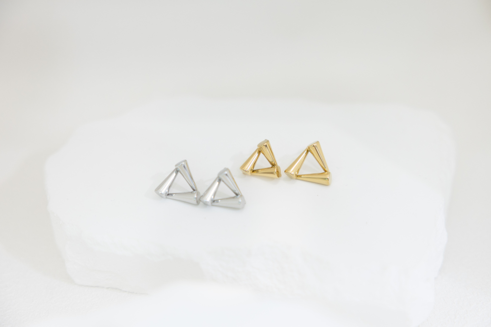 귀걸이 圓錐三角形耳環 / 金色