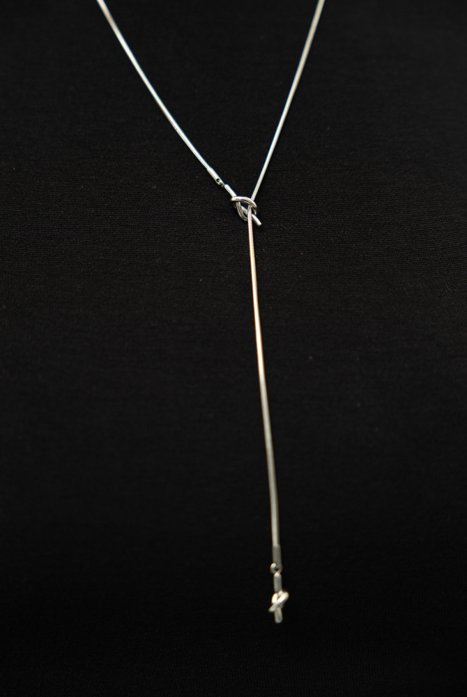 목걸이 兩扭結可調節Y字細蛇鍊項鍊 / 銀色