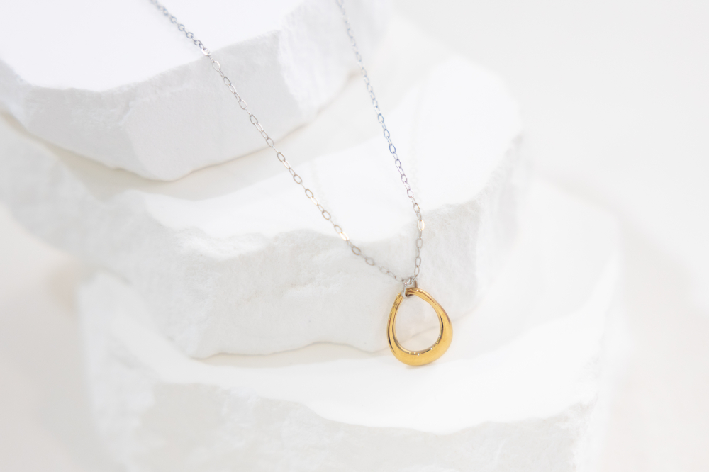 목걸이 金色空心水滴狀墜飾項鍊
