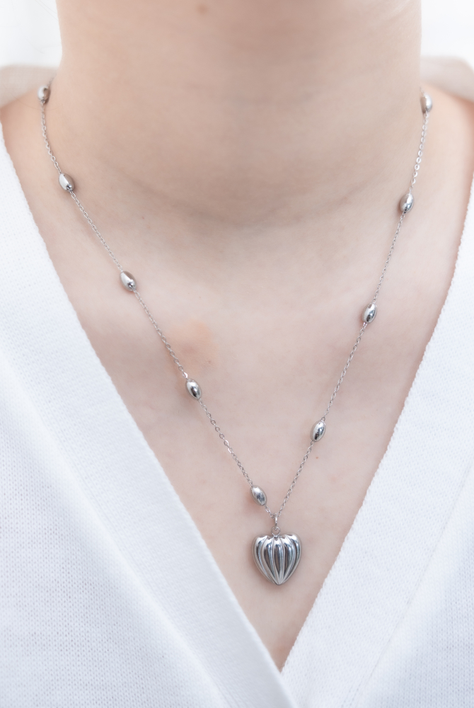 목걸이 立體弧線愛心墜飾項鍊 / 銀色