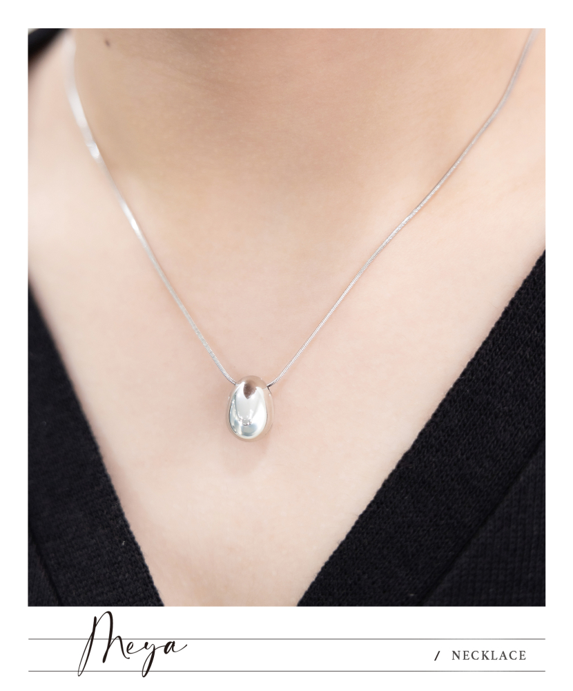 목걸이 橢圓珠墜飾細蛇鍊 / 銀色